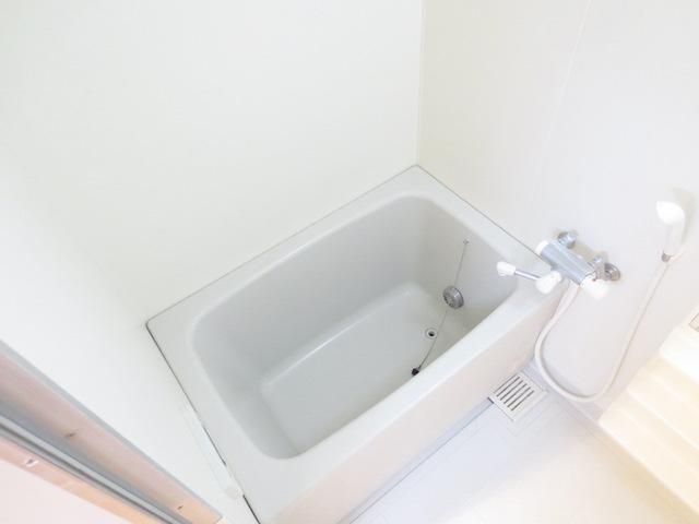 バス・シャワールーム　★追い焚き機能付きバス★