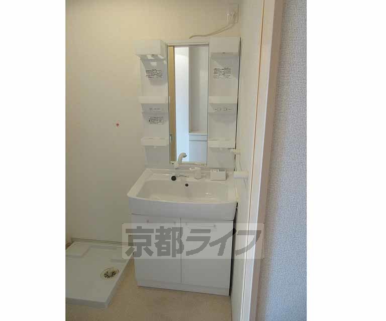 洗面設備　きれいな洗面スペースです