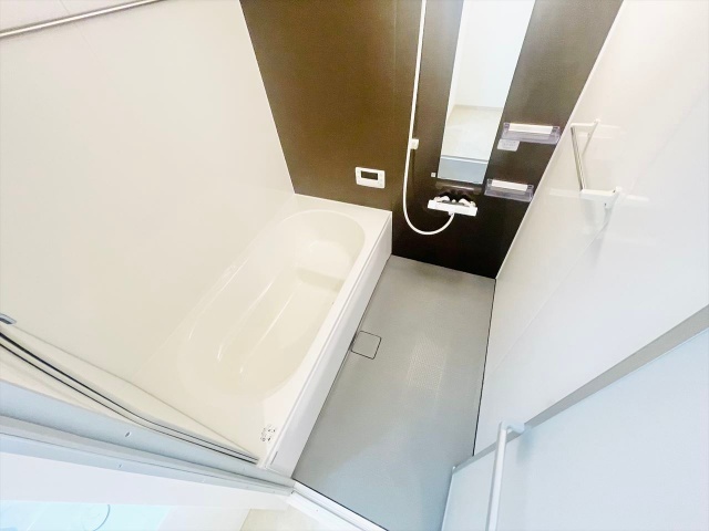 バス・シャワールーム　同一建物内２０３号室内装写真転載