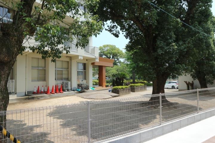 中学校　住吉中学校（中学校）まで2520m