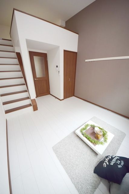 居室・リビング　★ロフト付きなので天井が高くて開放感がありますね★