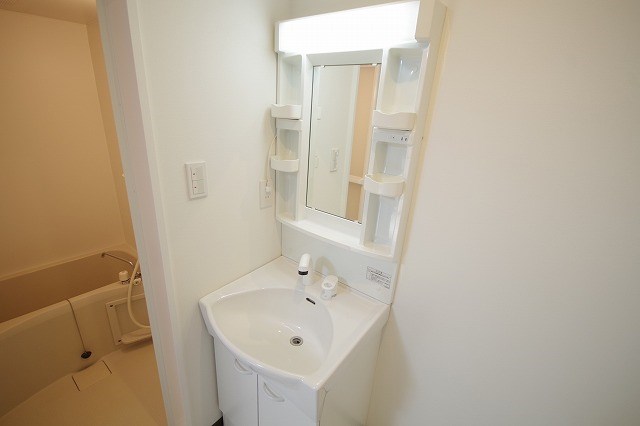 洗面設備　※同タイプのお部屋の写真となります。