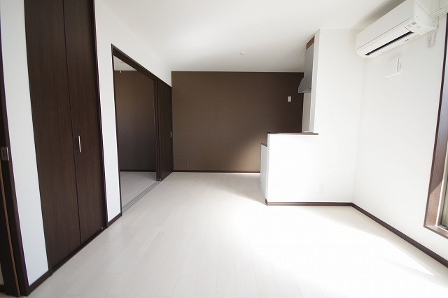 居室・リビング　※同タイプのお部屋の写真となります。