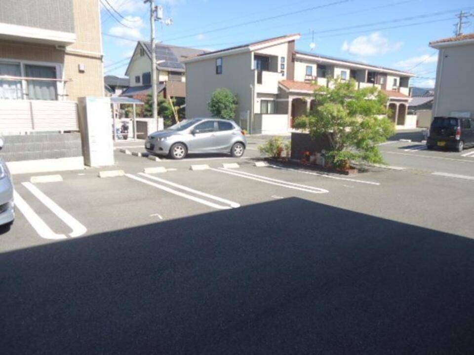 駐車場　駐車場