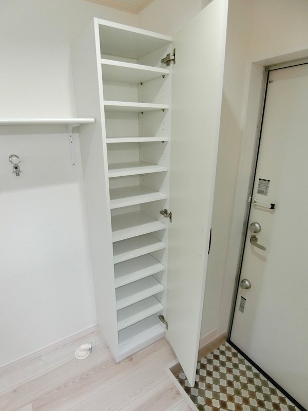 玄関　収納豊富なシューズボックスです♪