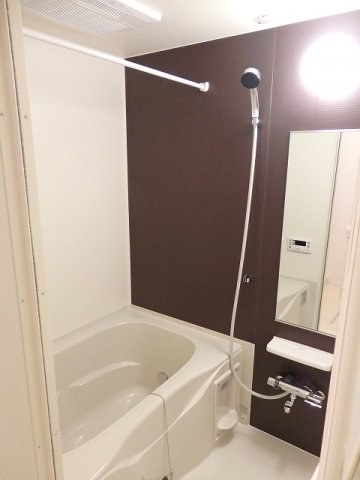 バス・シャワールーム　落ち着いた空間のお風呂です