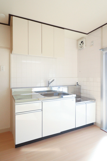 キッチン　コンパクトで使い勝手の良いキッチン