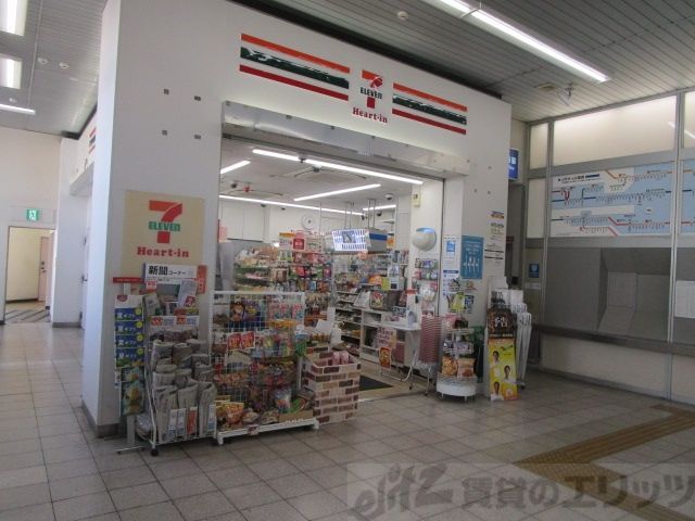 コンビニ　セブンイレブンハートインJR吹田駅中央口店（コンビニ）まで300m