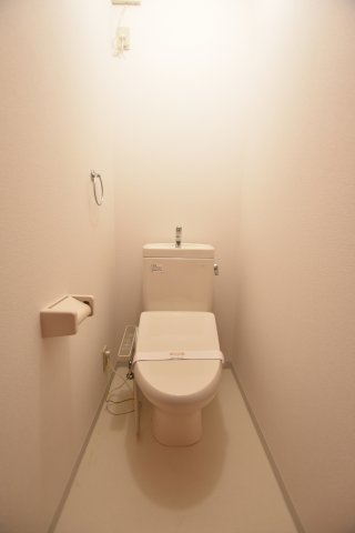 トイレ　別号室の画像です。ご参考下さい