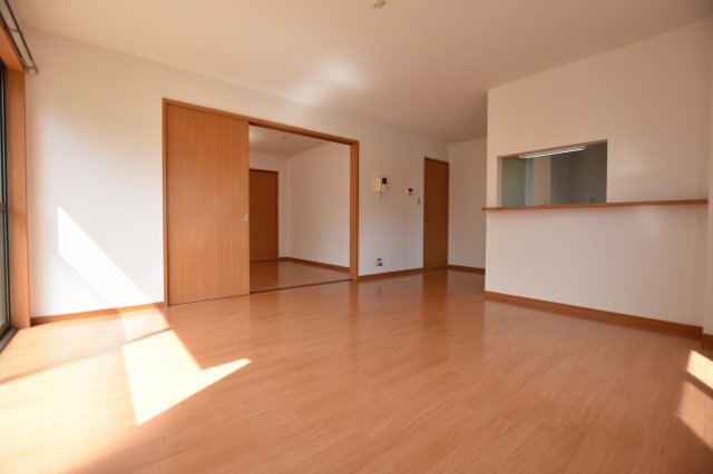 居室・リビング　別号室の画像です。ご参考下さい