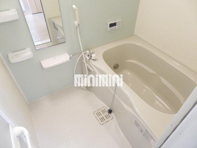 バス・シャワールーム　追い焚き機能、浴室乾燥機付き