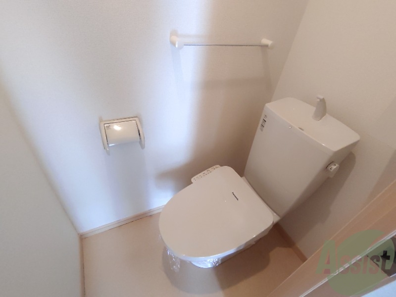 トイレ　トイレは綺麗でウォッシュレットも付いて快適にお使い頂けます。