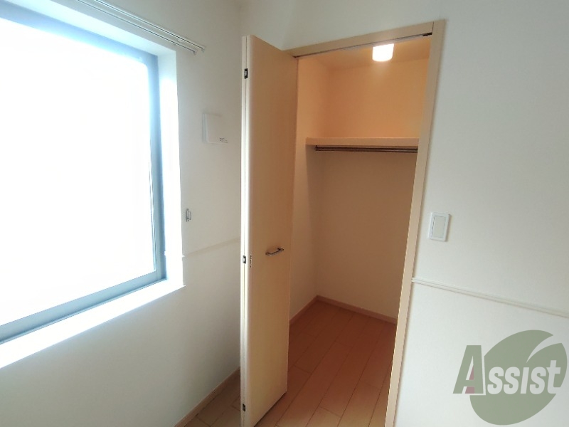 収納　収納は使いやすいウォークインクローゼットになっています。