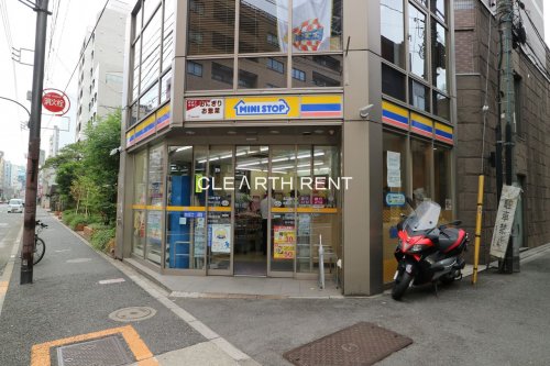 コンビニ　ミニストップ 南青山6丁目店（コンビニ）まで477m