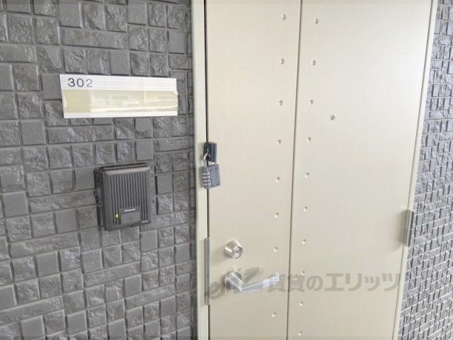 玄関　インターホン