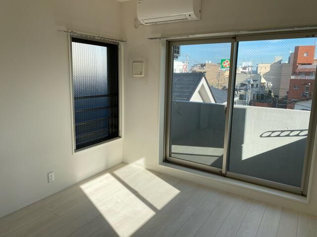 居室・リビング　■LDK■エアコン■24時間換気システム■２面採光