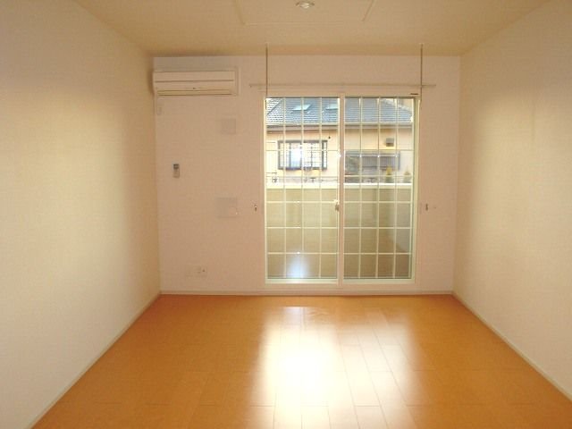 居室・リビング　ゆったり過ごせる居間です