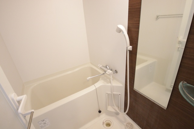 バス・シャワールーム　※別室の参考写真の為、現況優先です。