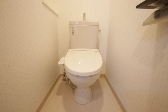 トイレ　※別室の参考写真の為、現況優先です。