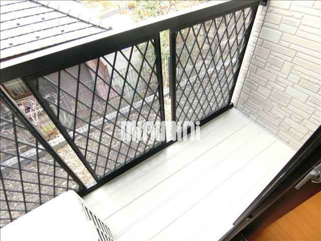 バルコニー　晴れた日には外で洗濯物が干せます。