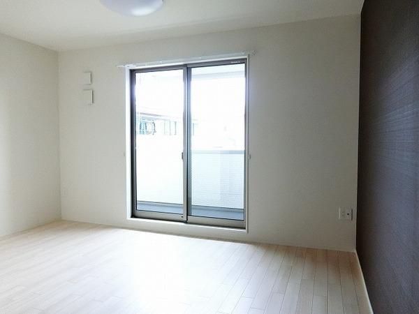 居室・リビング　広々としたリビング！