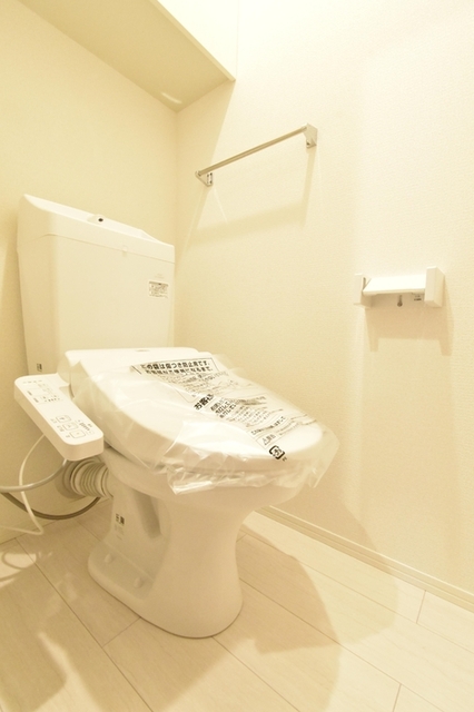 トイレ　温水洗浄暖房便座