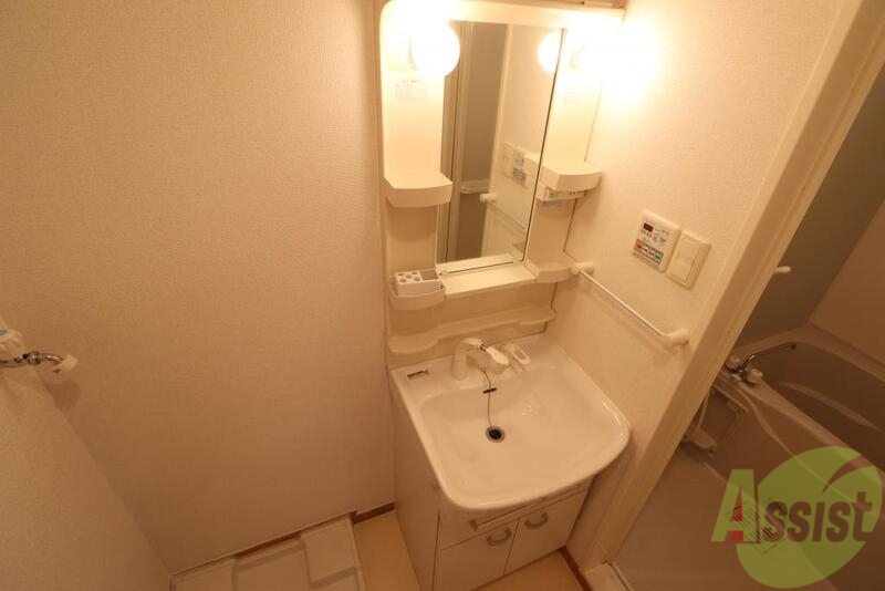 洗面設備　大きな洗面台