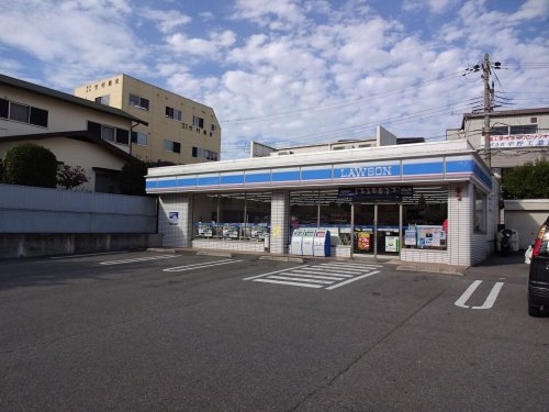 コンビニ　ローソン 鈴蘭台南町四丁目店（コンビニ）まで608m