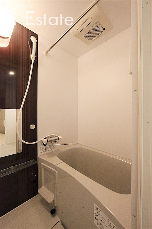 バス・シャワールーム　バスルーーム