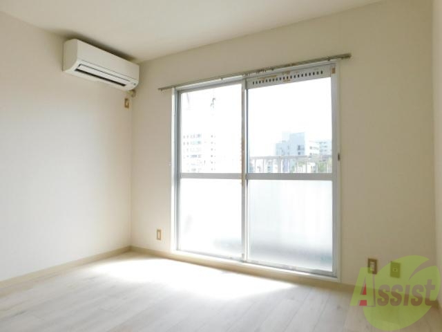 居室・リビング　明るいお部屋ですね