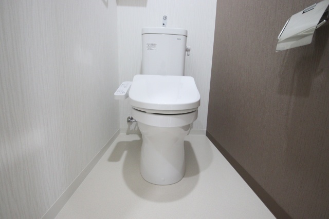 トイレ　※別室の参考写真の為、現況優先です。