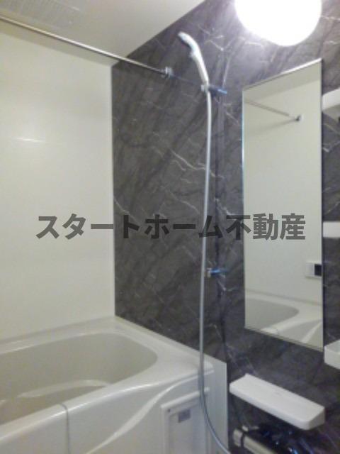 バス・シャワールーム　ゆったり過ごせるお風呂です