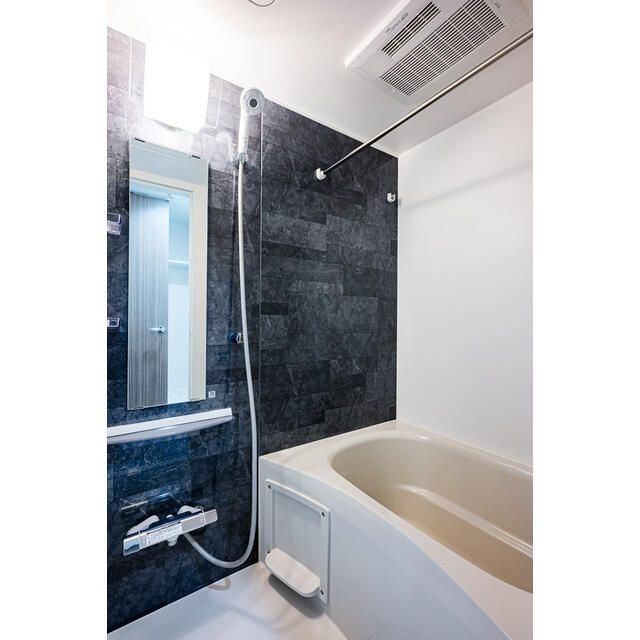 バス・シャワールーム　■浴室暖房乾燥機能