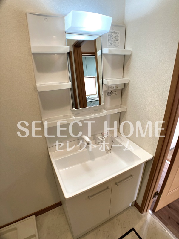 エントランス　ゆとりのあるエントランスです