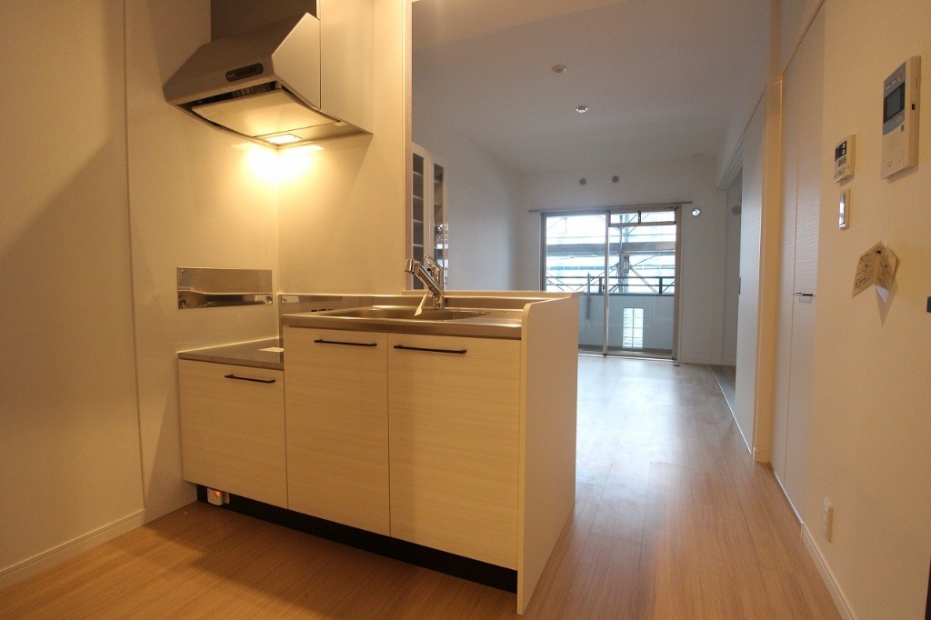 キッチン　人気のカウンターキッチンを採用。