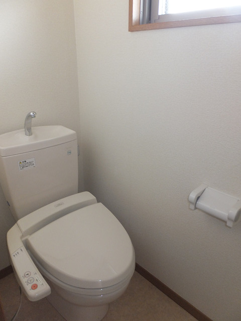 トイレ　温水洗浄便座