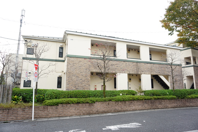 建物外観　周辺は閑静な住宅街ですので静かな住環境です！
