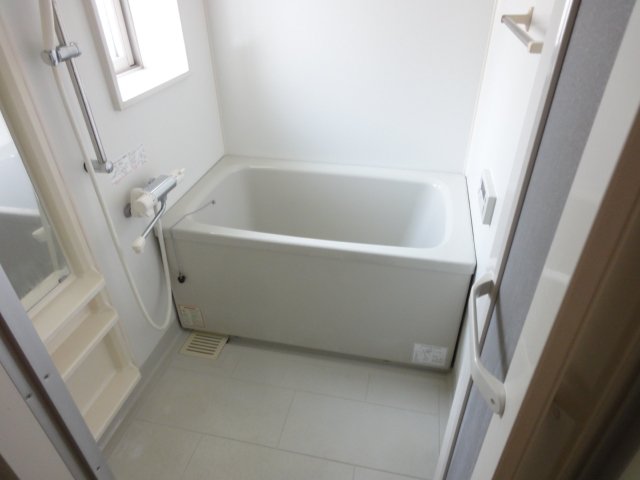 バス・シャワールーム　同物件別号室の写真です。