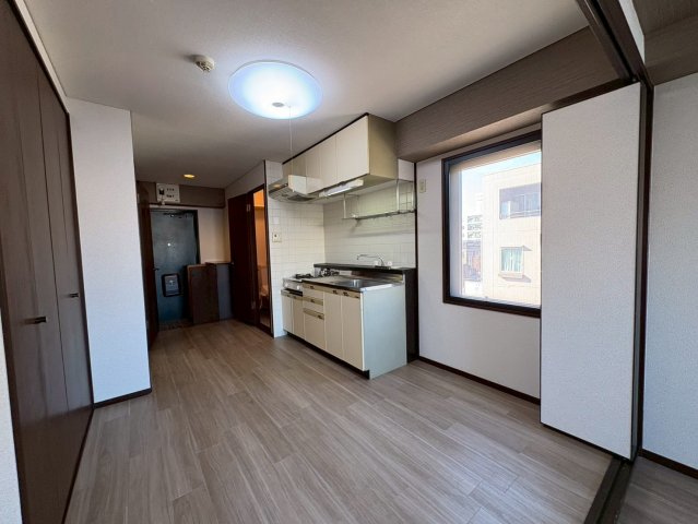 居室・リビング　愛知和光ビル