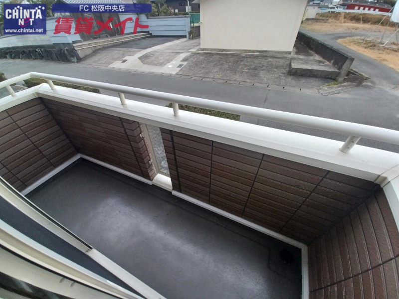 バルコニー　同物件別室反転タイプ画像