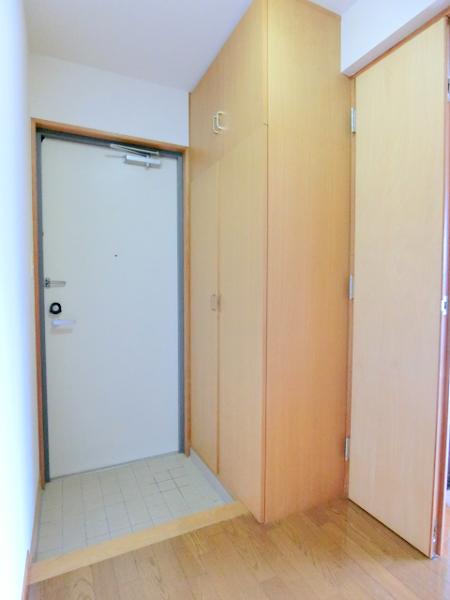 玄関　★都市ガスＲＣ造マンション★南面３部屋★