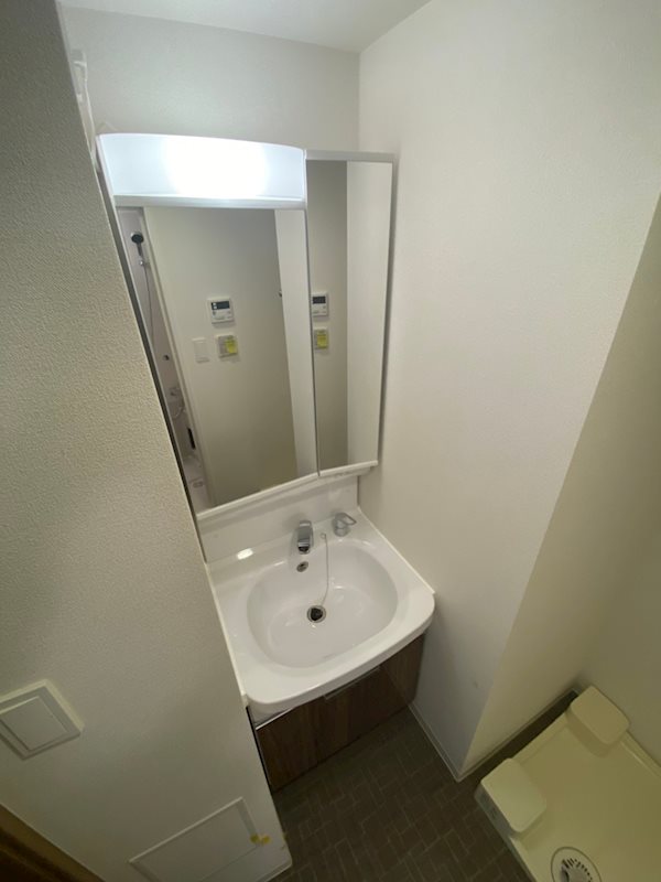 洗面設備　朝の身支度には欠かせない独立洗面化粧台