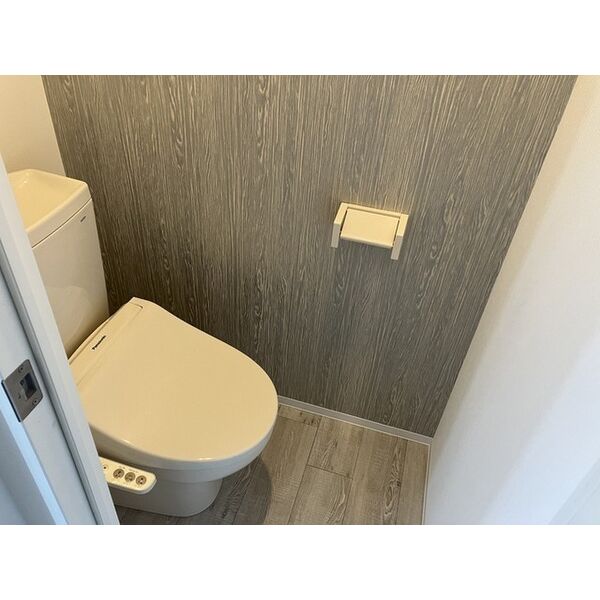 トイレ　嬉しいウォシュレット付きのトイレ！便座温かいですよ♪