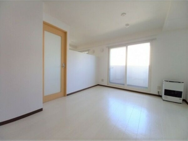 居室・リビング　退去予定につき別号室の画像です。