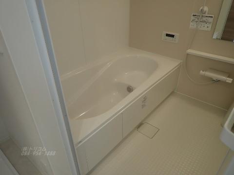 バス・シャワールーム　追焚付広々一坪バス