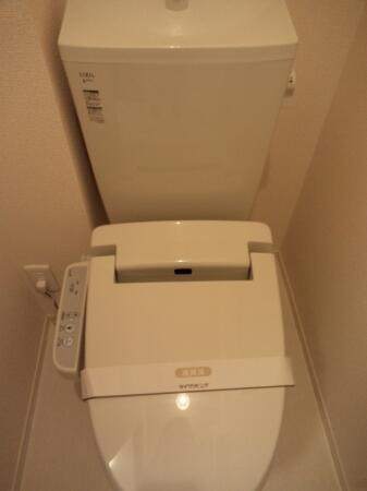 トイレ　温水洗浄便座機能です