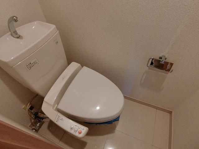 トイレ　温水洗浄便座