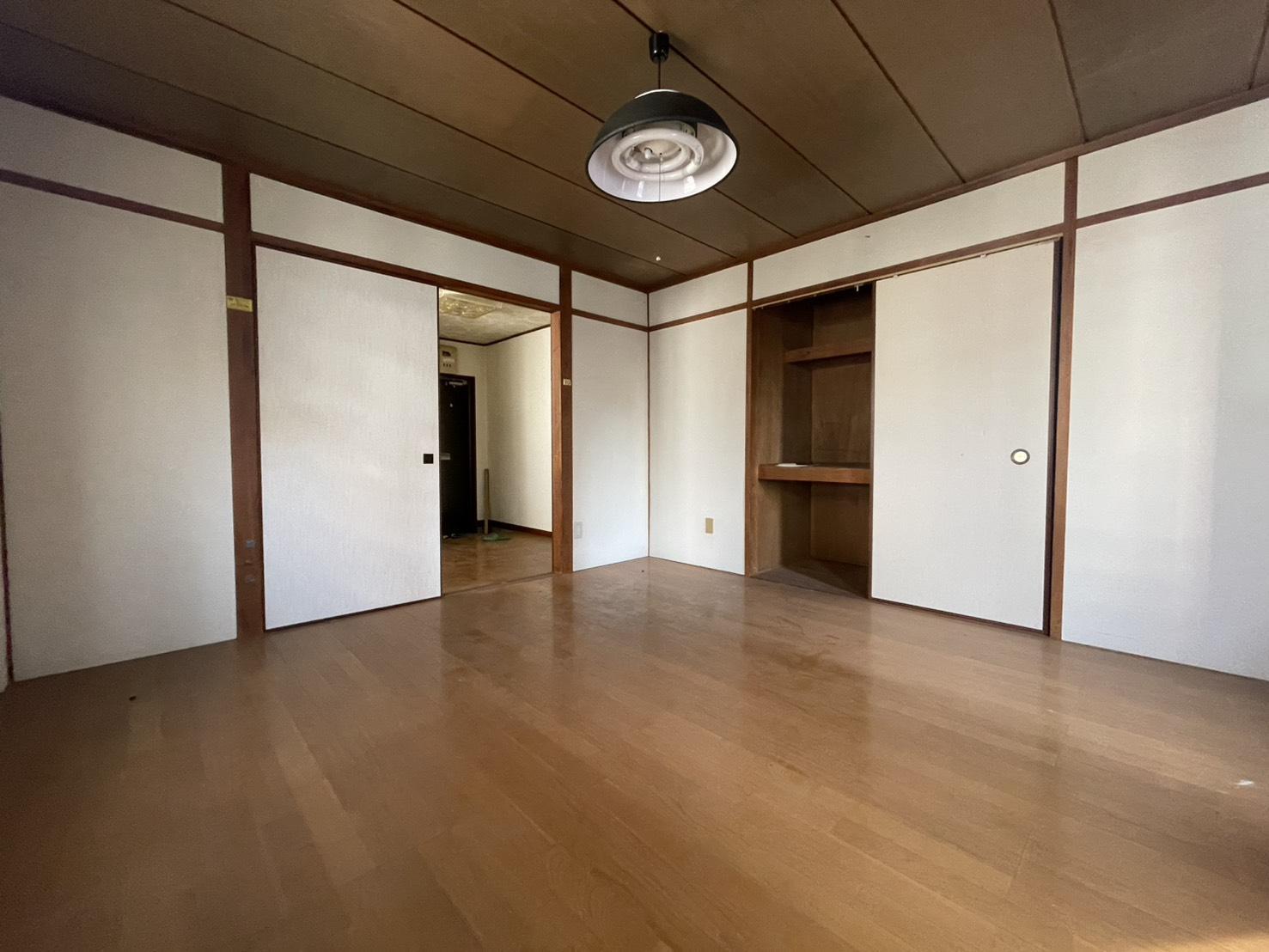 居室・リビング　※清掃前