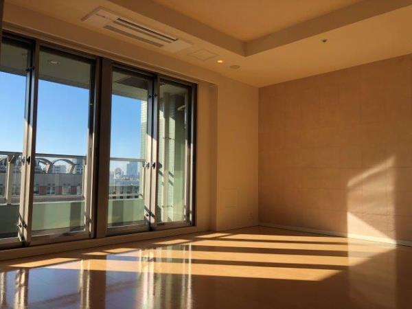 居室・リビング　※別部屋の参考写真です。