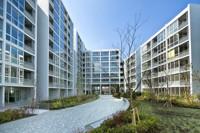 ロビー　★中庭です★